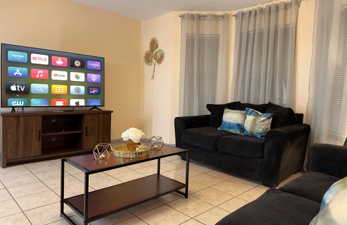Eagle Pass Casa | Home Away From Home - 3 Bed/2 Bath - BEST VALUE