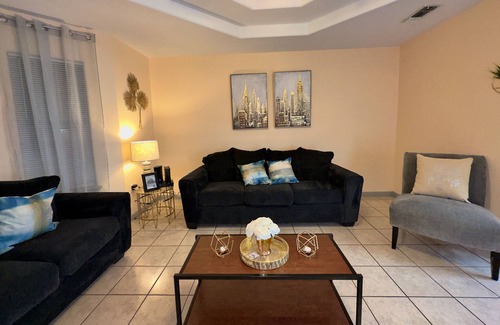 Eagle Pass Casa | Home Away From Home - 3 Bed/2 Bath - BEST VALUE