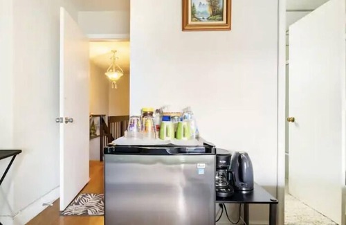 Inverrary Casa | Home Away From Home, Private Room with a Private bathroom and balcony