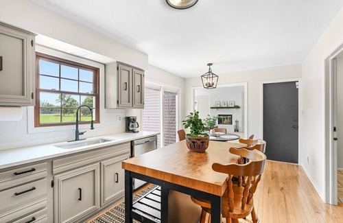 Naperville Casa | Home away from home, month to month rental, located in North Naperville