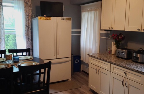 Washington Casa | Home Away From Home -- with pools, parks, hiking, fishing, and lakes nearby!