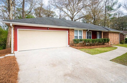 Macon Casa | Home Away From Home · Where Luxury Meets Comfort