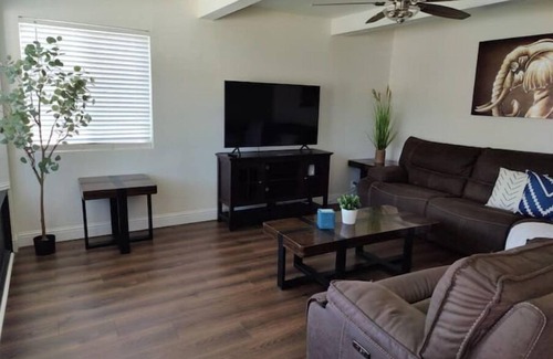 West Sacramento Casa | Home away from home w/ RV-Boat Parking