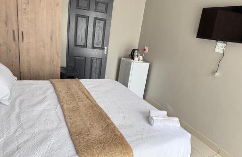 Emalahleni Cama Y Desayuno | Home Away Nest B&B