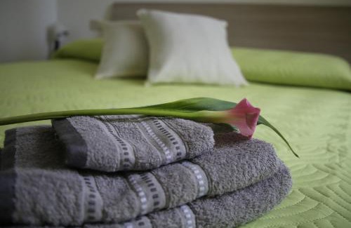 Cremnago Apartamento | Home & Breakfast La Madonnina 013136-CNI-00001