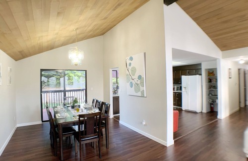 Bridle Trails Casa | 🍿🎦 Home Cinema, Sandy Beaches, Hiking Trails, Parks