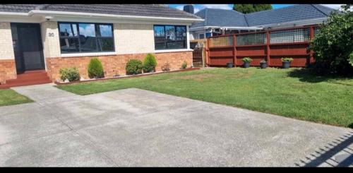 Papatoetoe Casa | Home Close to Amenities and Airport.
