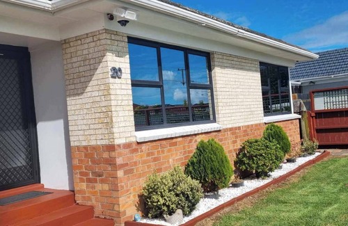 Papatoetoe Casa | Home close to Amenities and Airport