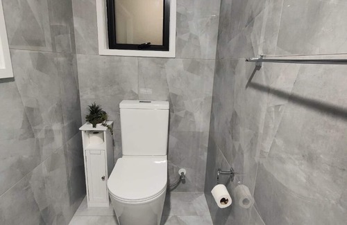 Papatoetoe Casa | Home close to Amenities and Airport
