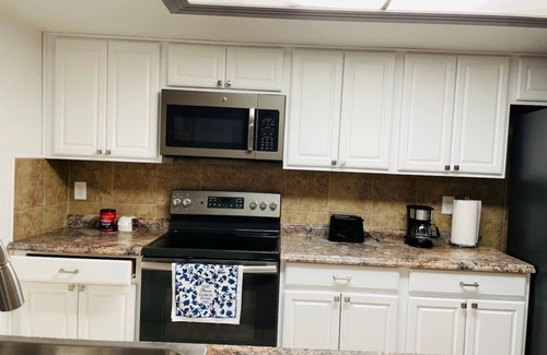 West Lealman Casa | Home Close to Saint Pete Pier Quiet Spacious