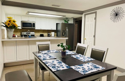 West Lealman Casa | Home Close to Saint Pete Pier Quiet Spacious