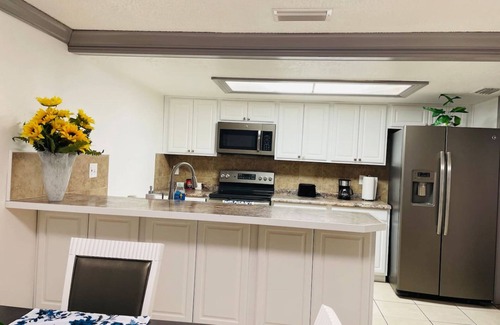 West Lealman Casa | Home Close to Saint Pete Pier Quiet Spacious
