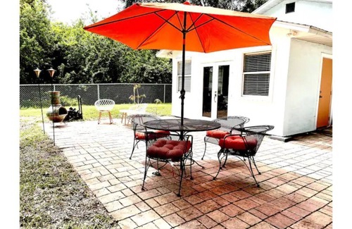 Vero Beach Casa | Home close to shops, restaurants and beach 3/2