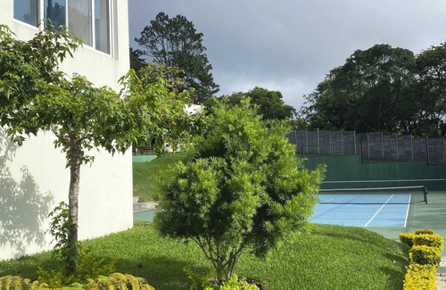 Villa Canales Casa | Home en Carretera a El Salvador 7 minutes away from Casa de Dios Church!