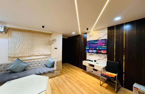 Ujjain Apartamento | Home Escape Elite 1BHK Penthouse