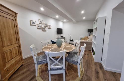 Viviers Casa | HOME ET HOLIDAY Le Petit Verdot