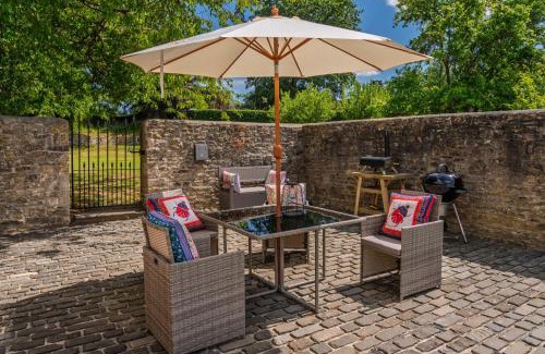 Nettleton Casa | Home Farm Byre