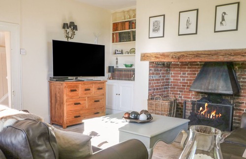 Crowborough Casa | HOME FARM HOUSE, pet friendly, luxury holiday cottage in Crowborough