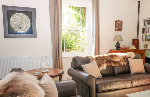 Crowborough Casa | HOME FARM HOUSE, pet friendly, luxury holiday cottage in Crowborough