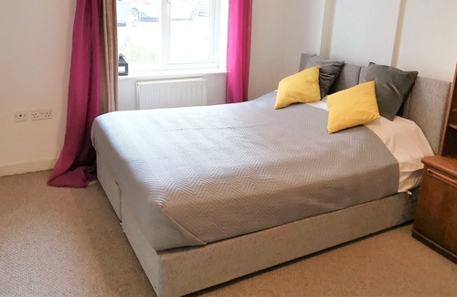 Bishop's Stortford Apartamento | BookedUK: Home from Home Apartment