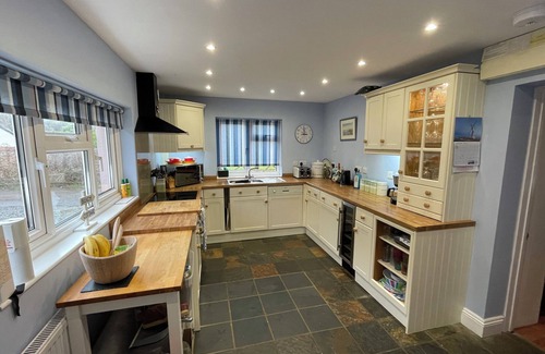 Nolton Cabaña | 'Home From Home' 3 Bedroom Cottage in Nolton Haven
