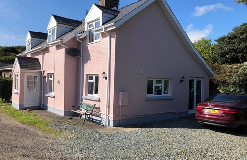 Nolton Cabaña | 'Home From Home' 3 Bedroom Cottage in Nolton Haven