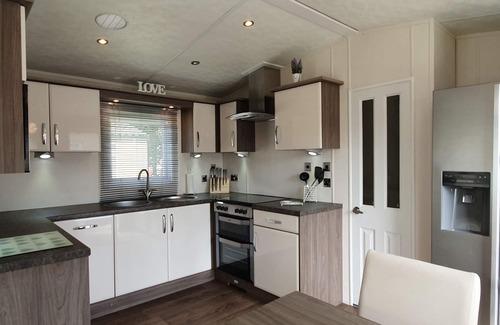 Hopton Chalet De Esquí | Home from Home caravan in Lowestoft