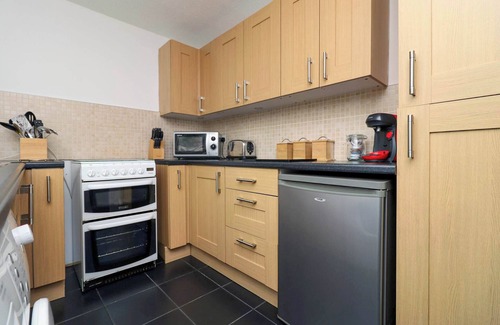 Quedgeley Casa | Perfecto hogar desde casa, capacidad para 6