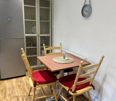 St Leonards-On-Sea Casa | Home from Home sleeps seven