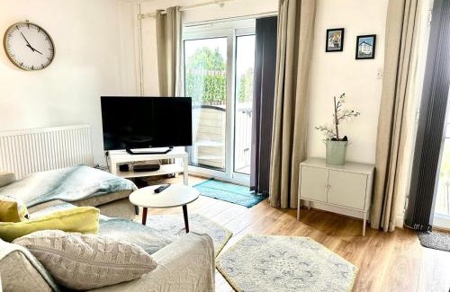 St Leonards-On-Sea Casa | Home from Home sleeps seven