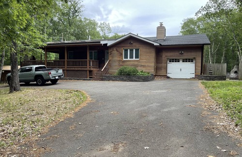 Catskill Casa | Home in Catskill - Cozy w/ BBQ, Hot Tub; Fire Pit