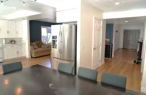 Rowland Heights Casa | Relaxing Room 201 - Cozy Stay with Kitchen, Laundry, Comfort & Spiritual Peace