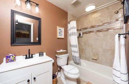 League City Casa | Home in League City, TX with firepit & grill