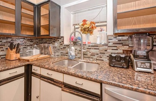 Sugar Land Casa | Home in Meadows Place ~ Perfect for Family Getaway (w/ Backyard & Home Theater!)