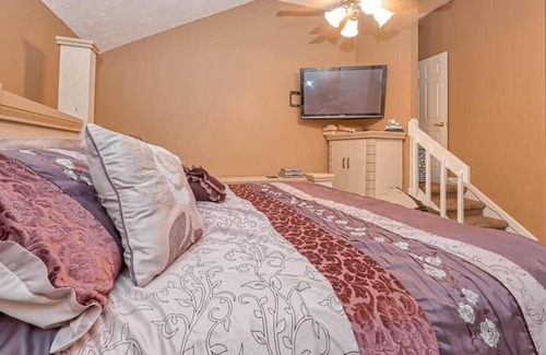 Sugar Land Casa | Home in Meadows Place ~ Perfect for Family Getaway (w/ Backyard & Home Theater!)