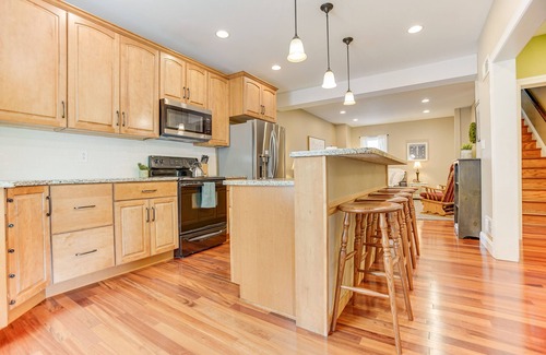 Paradise Casa | Home in Paradise w/ HOT TUB, Jacuzzi + Fire Pit!
