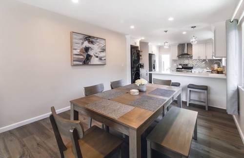 Altadena Casa | Home in Pasadena - Rose Bowl