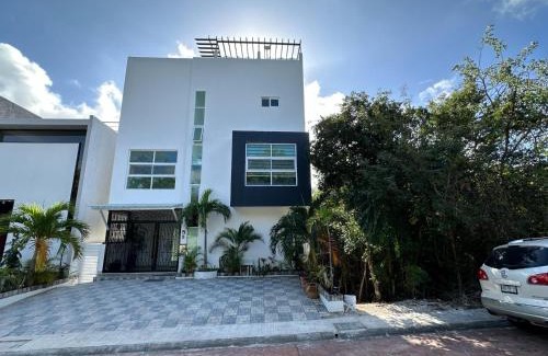 Cancún Casa | Home in Puerto Morelos 5BD 7BR Roof Toop Pool