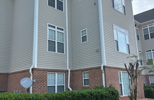 Umstead Condominio | Home in Raleigh with office. Pool. 10 mins to RDU. Central location.