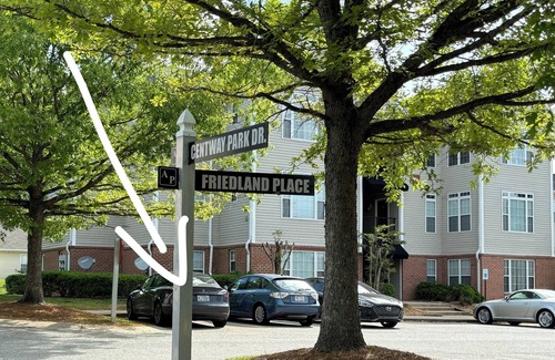 Umstead Condominio | Home in Raleigh with office. Pool. 10 mins to RDU. Central location.
