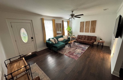 Mid City South Casa | Home in the Heart of the City