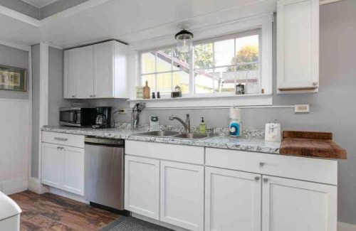Watkins Glen Casa | Home In The Heart Of Watkins Glen With Hot Tub And Game Rm