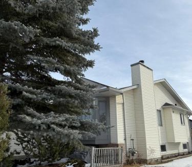 Citadel Casa | Home Inn Calgary Country Hills
