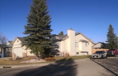 Citadel Casa | Home Inn Calgary Country Hills