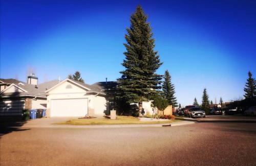 Citadel Casa | Home Inn Calgary Country Hills