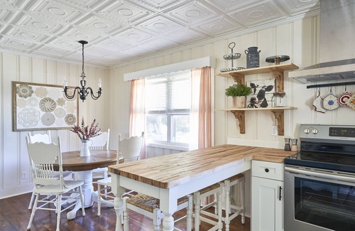 Kernersville Casa | Home - King Bed, Equipped Kitchen - Long Terms OK.