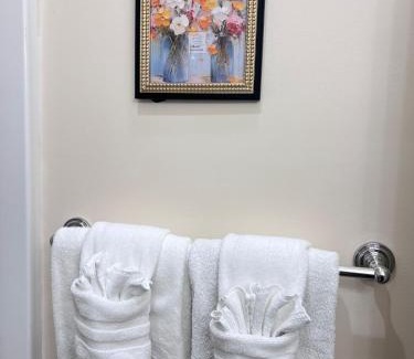 Marina Apartamento | Home near Monterey beach and Carmel