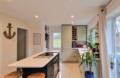 New Forest District Casa | Home near the new forest with a large garden and super king beds!