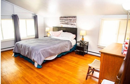 Rockford Casa | Home, not a hotel; personal, not corporate management.