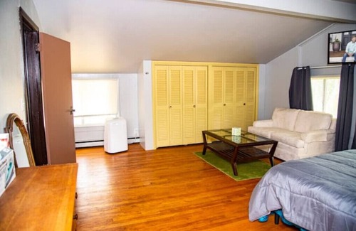 Rockford Casa | Home, not a hotel; personal, not corporate management.